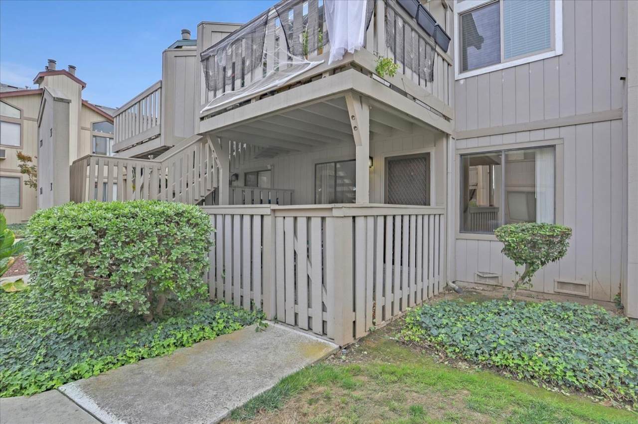 372 Coyote Creek Cir - Photo 1