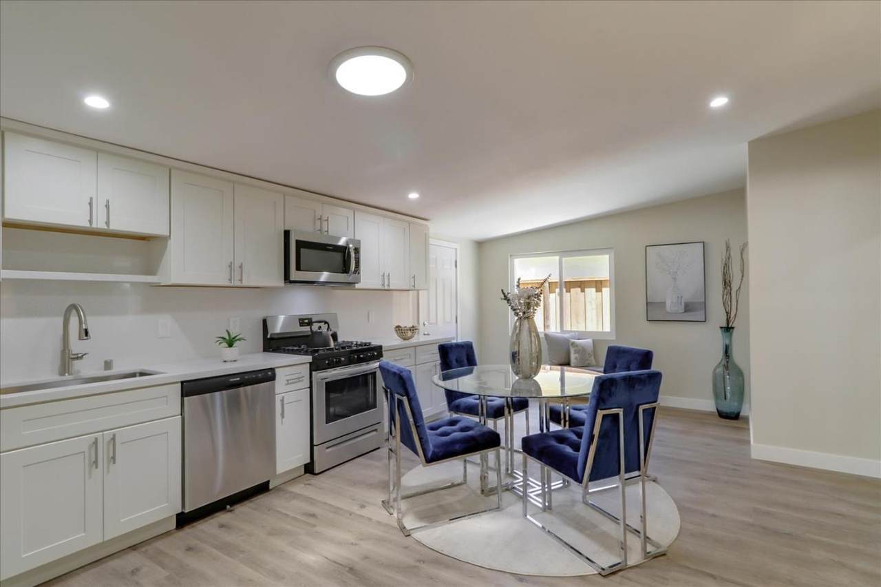 1566 Jupiter Dr - Photo 1