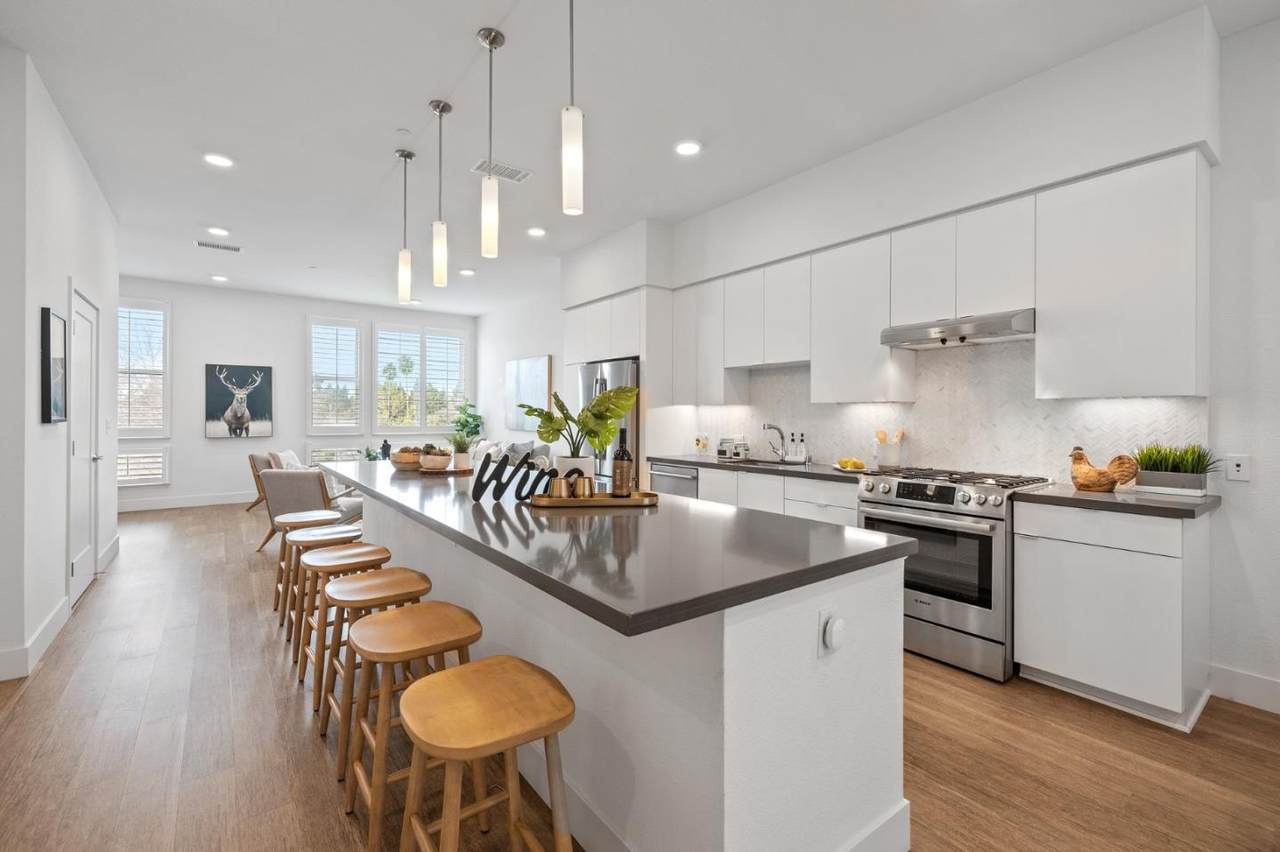 3658 Capitol Ave 311A - Photo 1