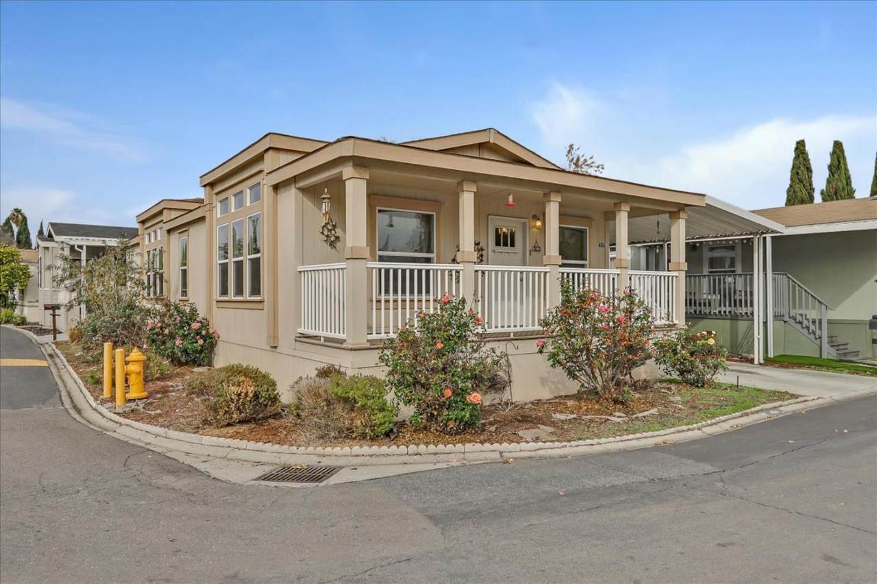 464 Eucalyptus Drive 464 - Photo 1