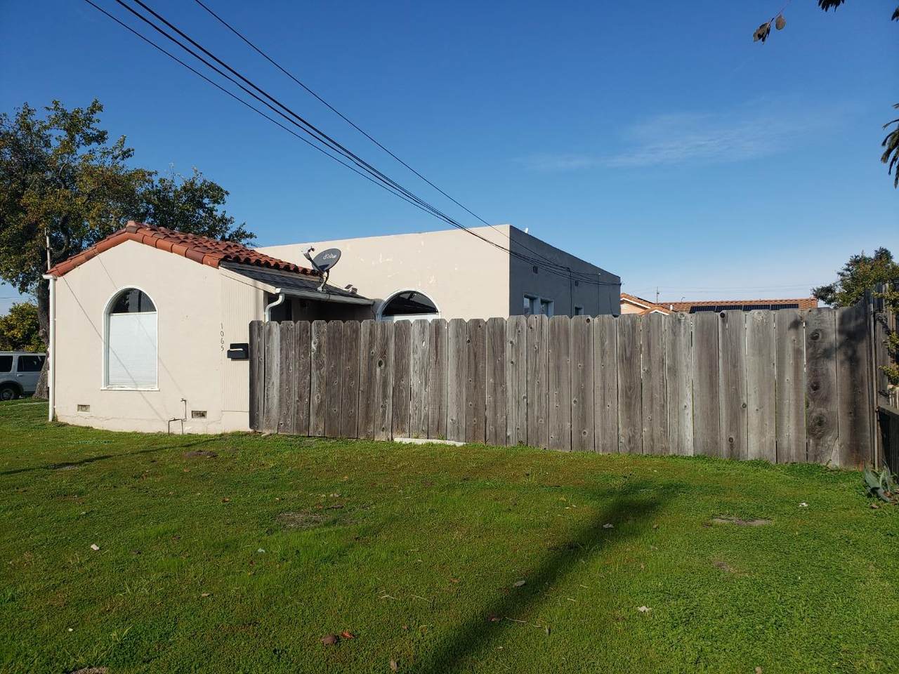 1065 Parkway Rd - Photo 1