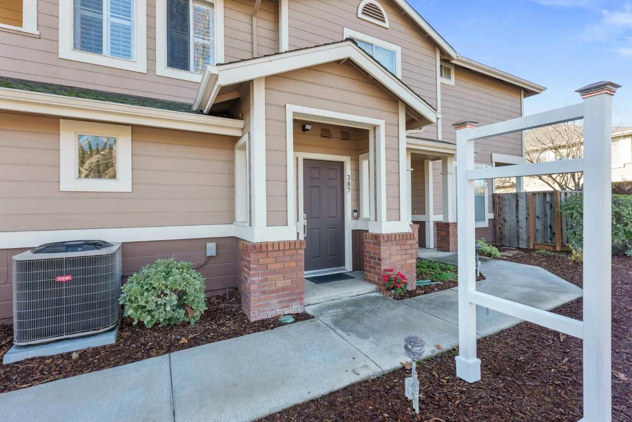 387 Kincora Ct - Photo 1