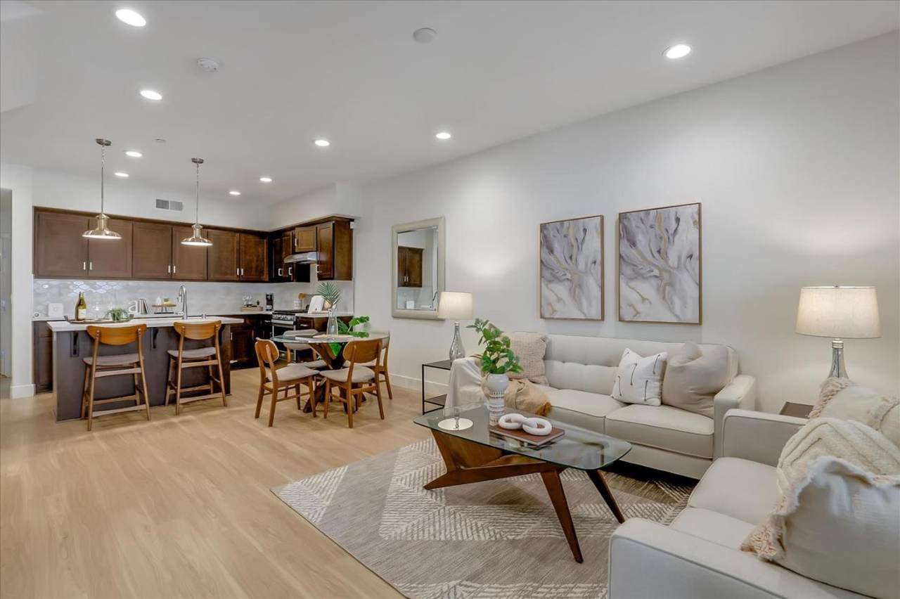 37524 Cape Cod Rd 8 - Photo 1