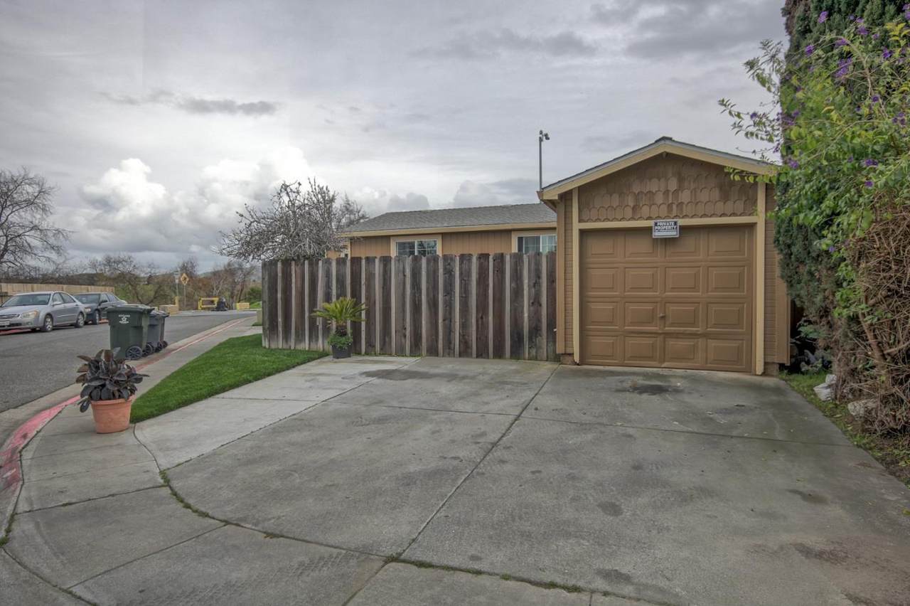 704 Garner Ave 1 - Photo 1