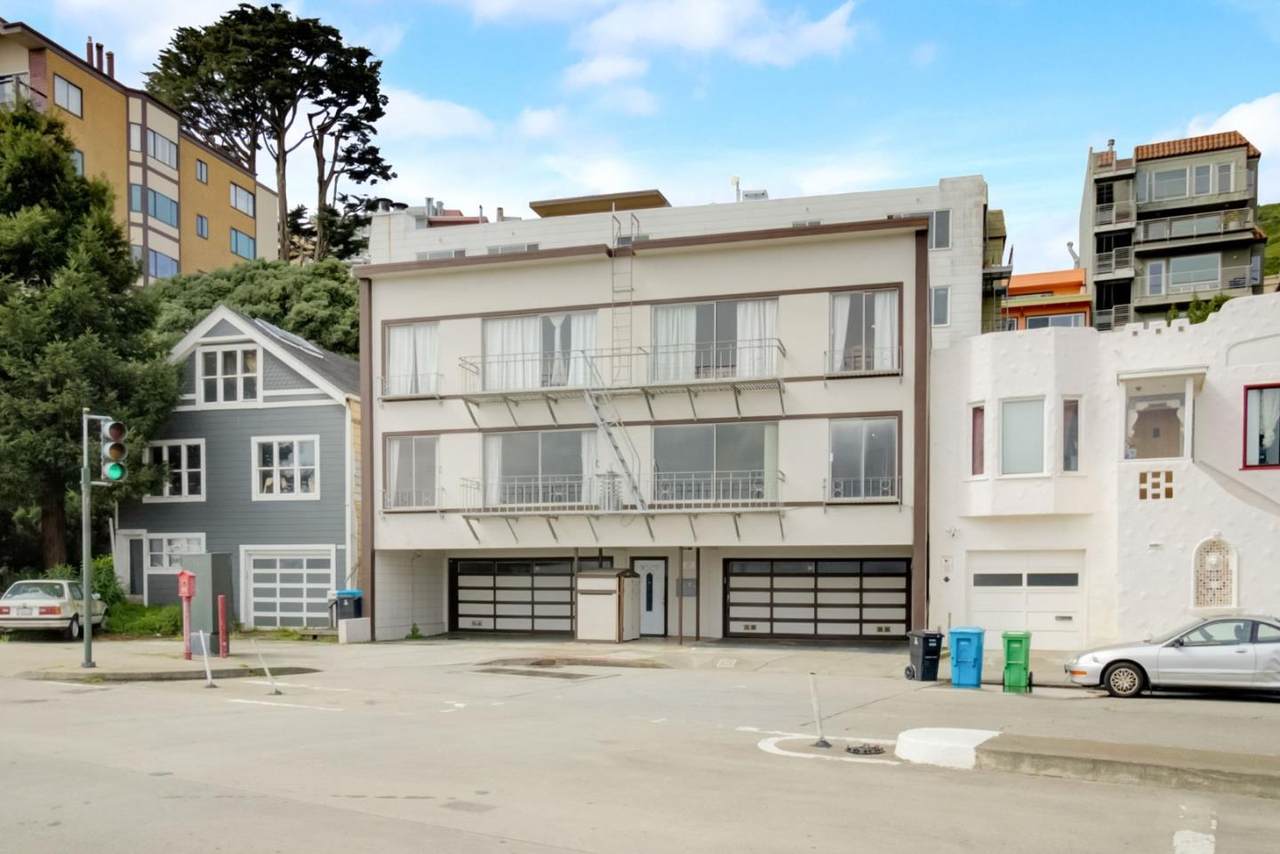 3890 Market St - Photo 1