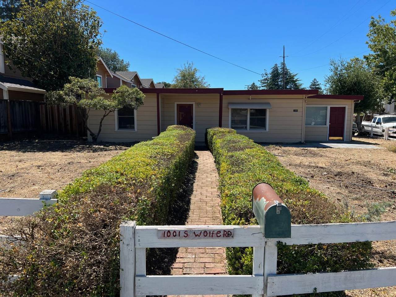 1001 Wolfe Rd - Photo 1