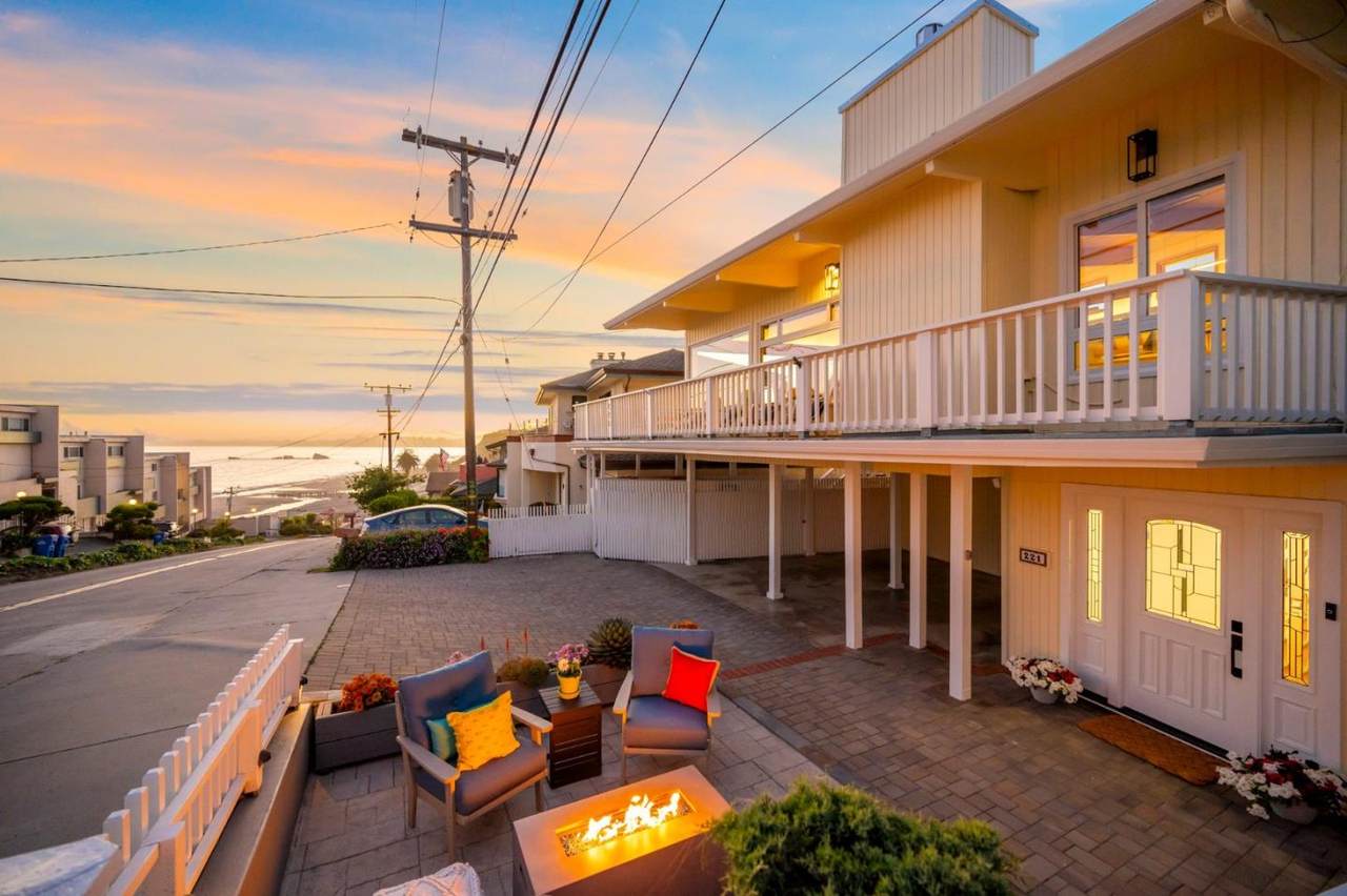 221 Rio Del Mar Blvd - Photo 1