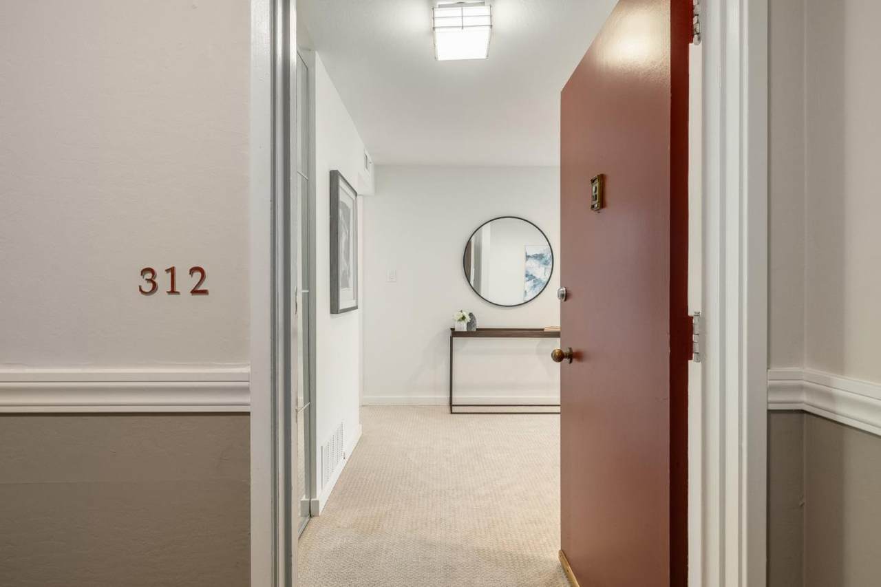 1101 Continentals Way 312 - Photo 1