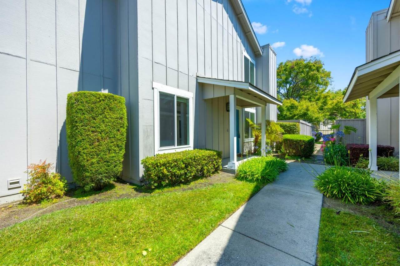 1125 Forrestal Ln - Photo 1