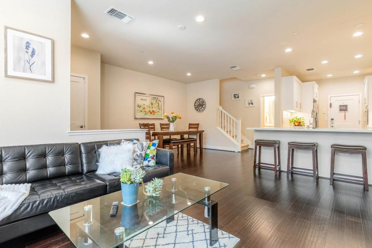 514 Sandalwood Dr - Photo 1