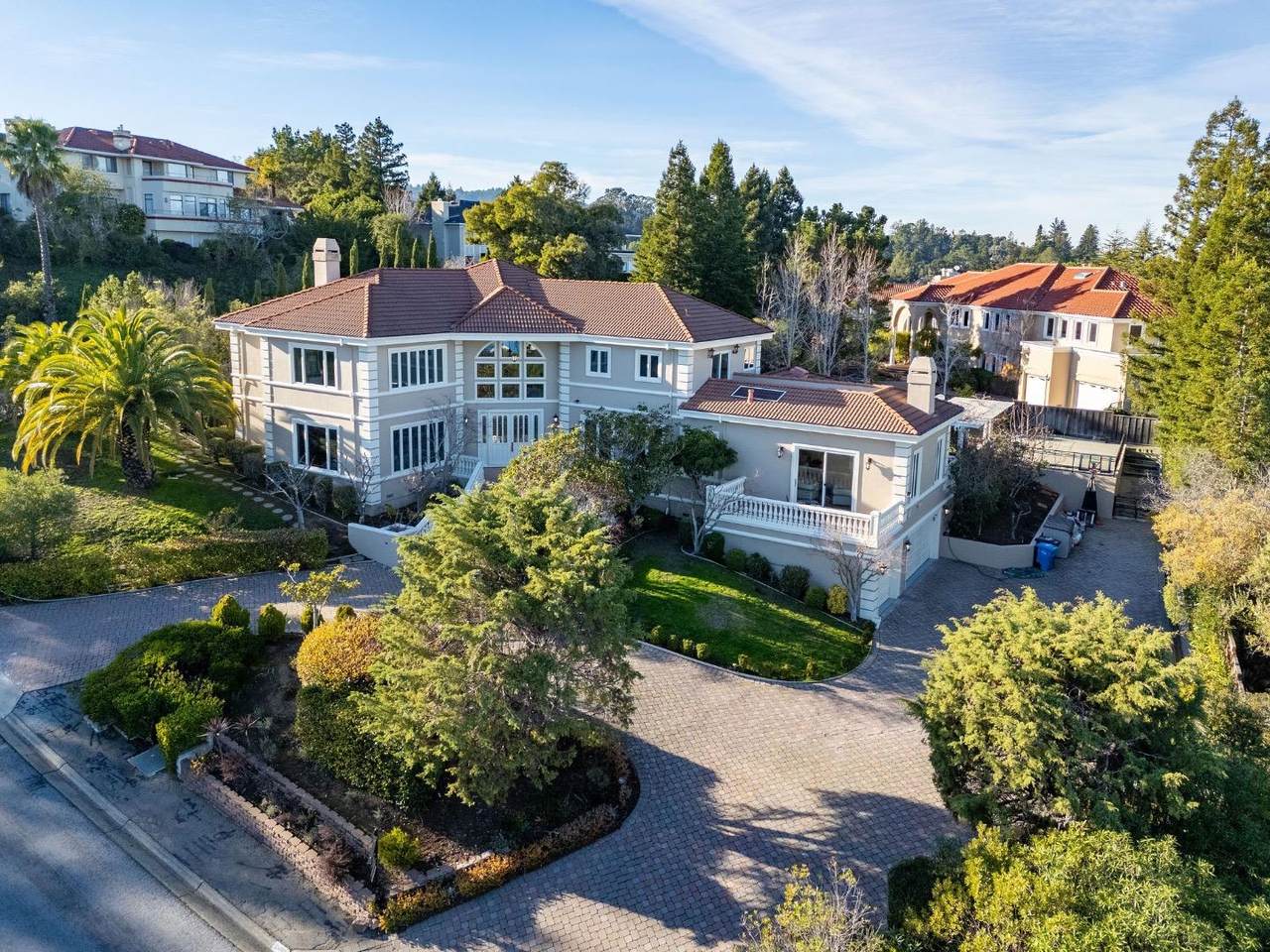 2496 Butternut Dr - Photo 1