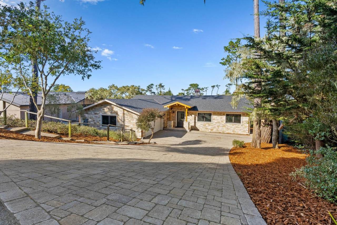 1025 Sombrero Rd - Photo 1