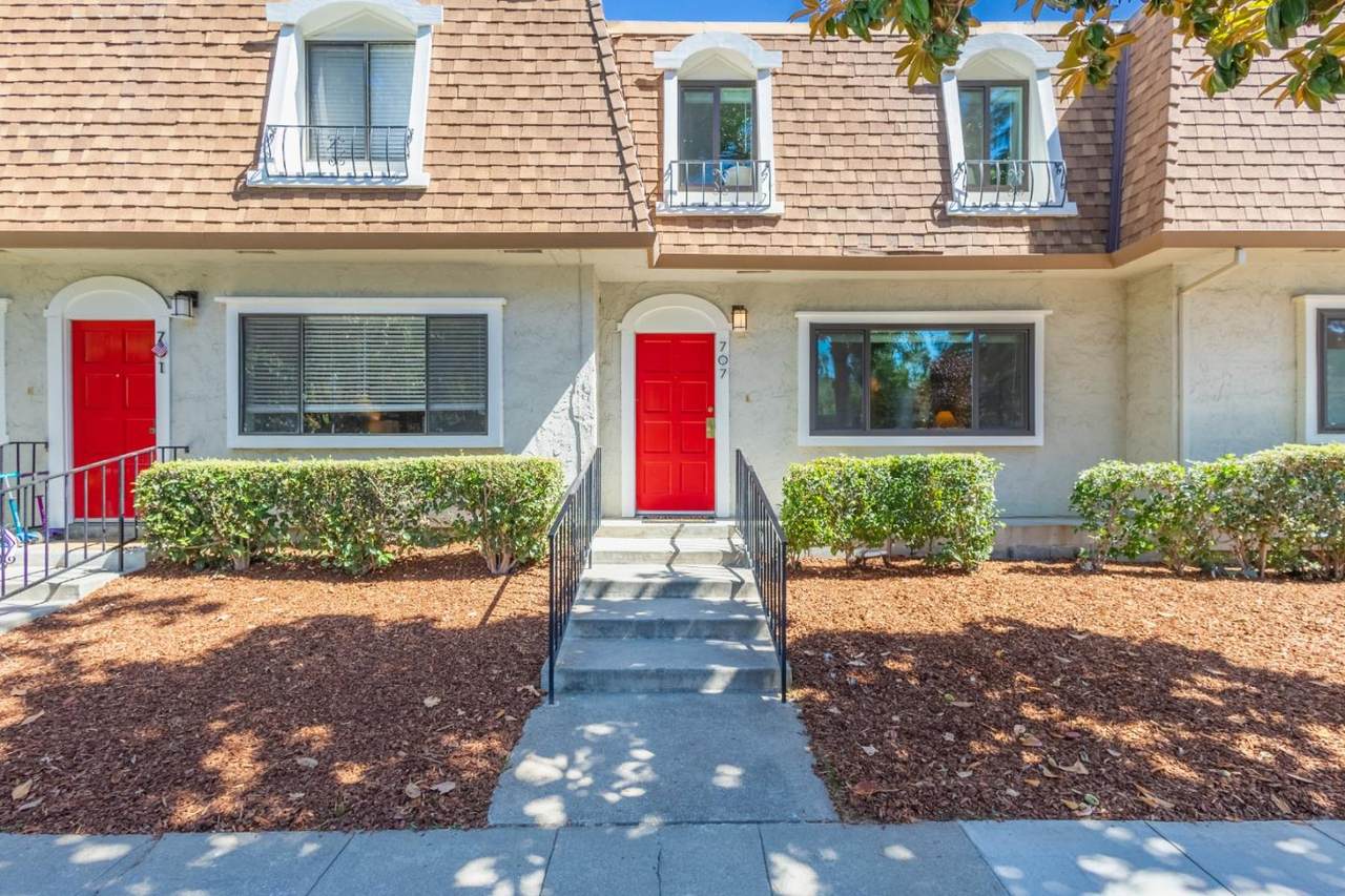 707 Webster St - Photo 1