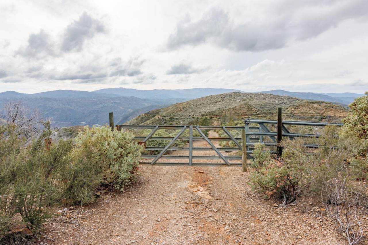 8171 Feliciana Mtn Rd - Photo 1