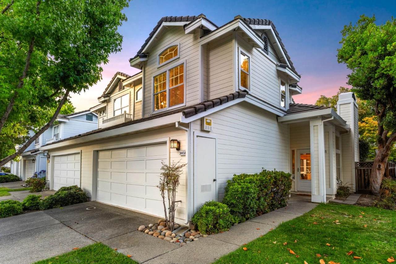 34458 Calgary Ter - Photo 1