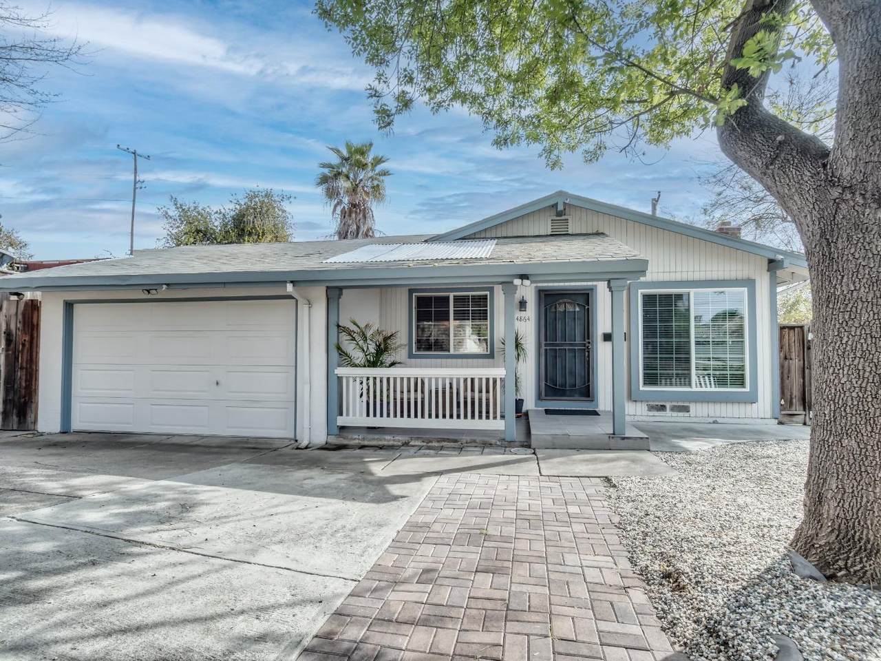 4864 Snow Dr - Photo 1