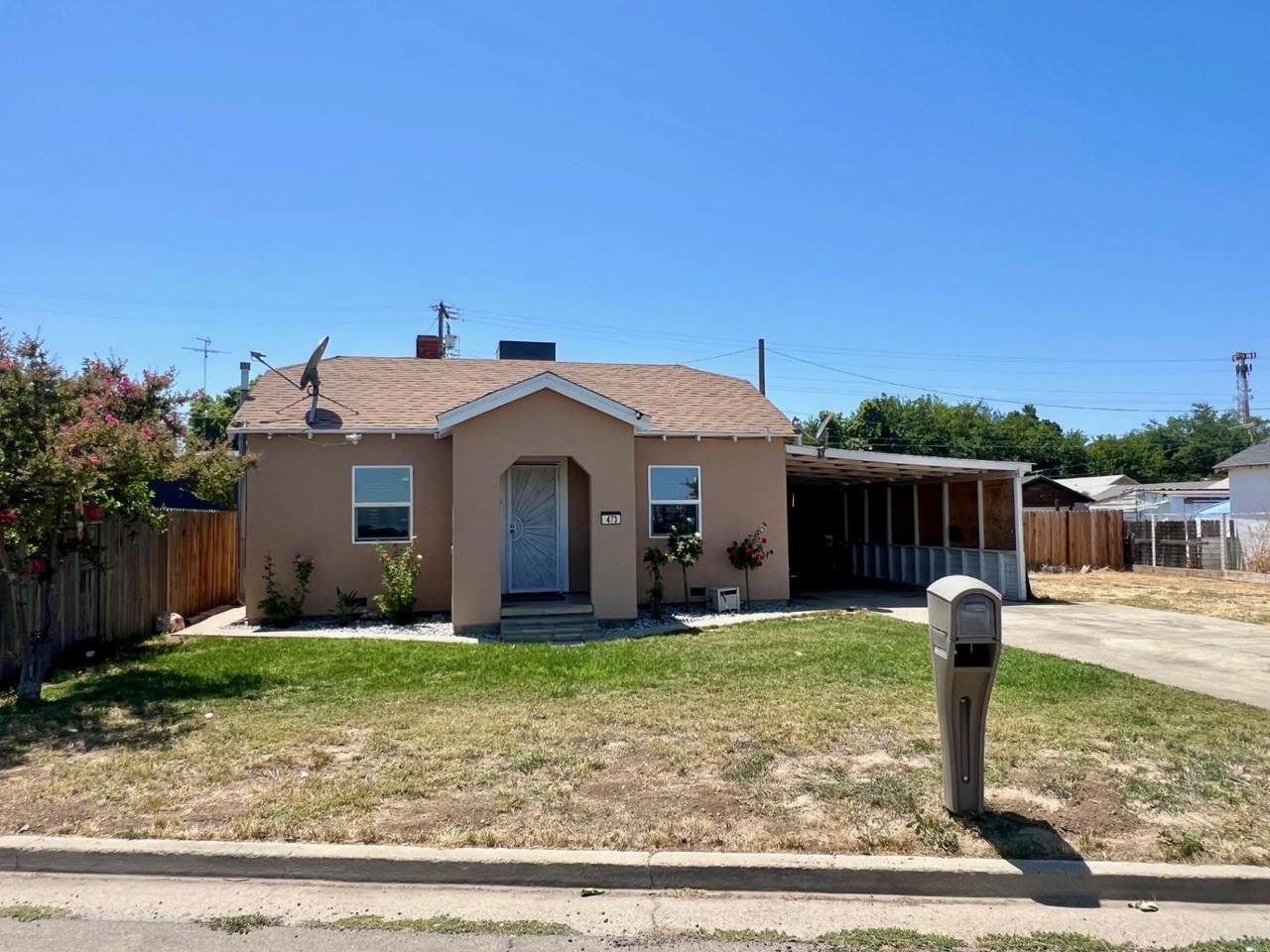473 East Ave - Photo 1
