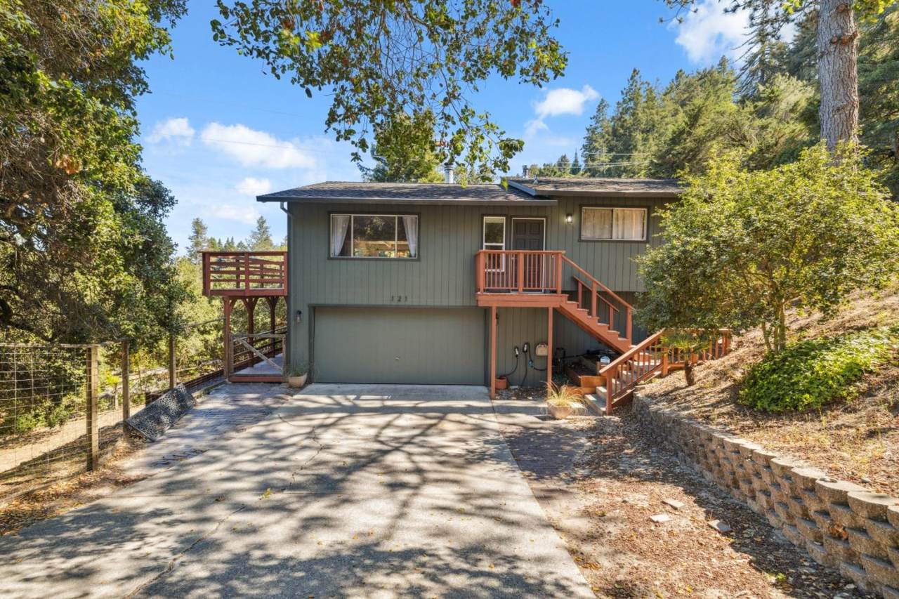 121 Blueberry Dr - Photo 1