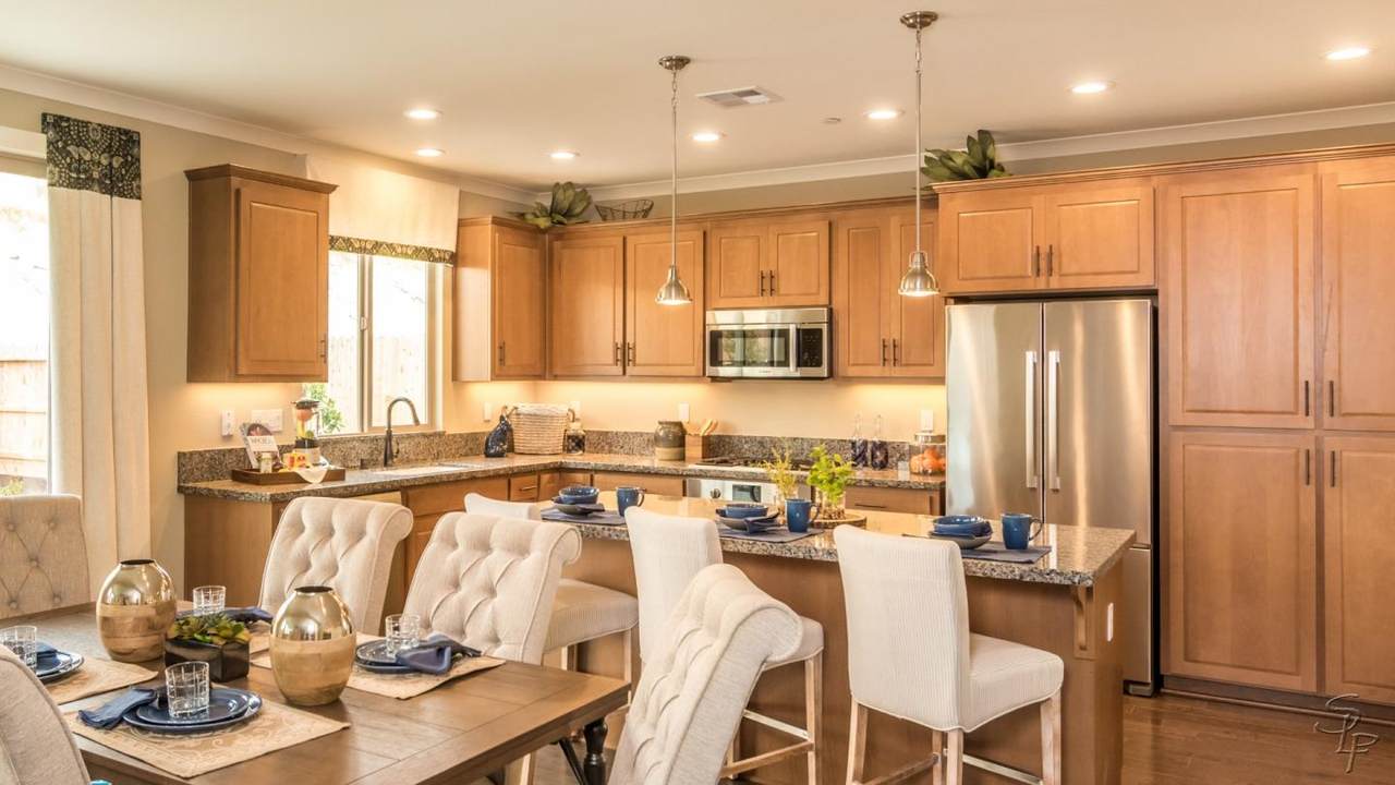 847 Emma Ct 16-17 - Photo 1