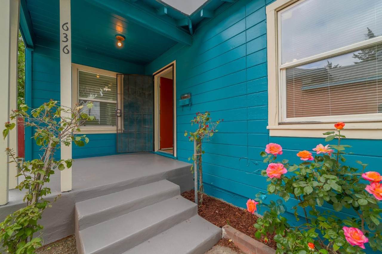 636 25th St - Photo 1