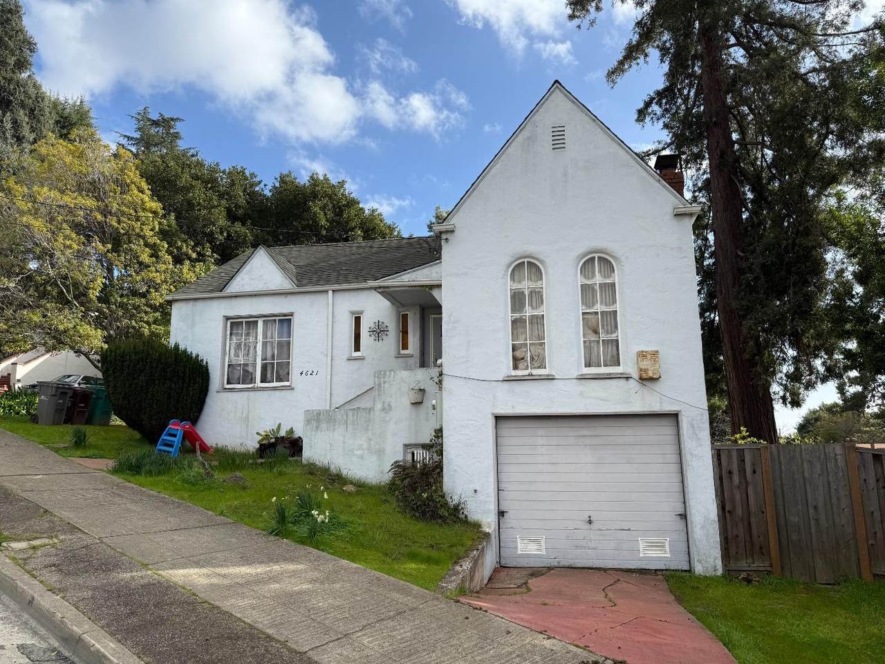 4621 Kaphan Ave - Photo 1
