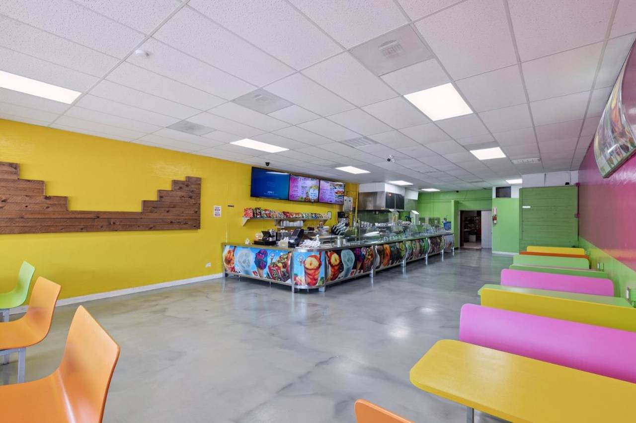 1520 Center Ave - Photo 1