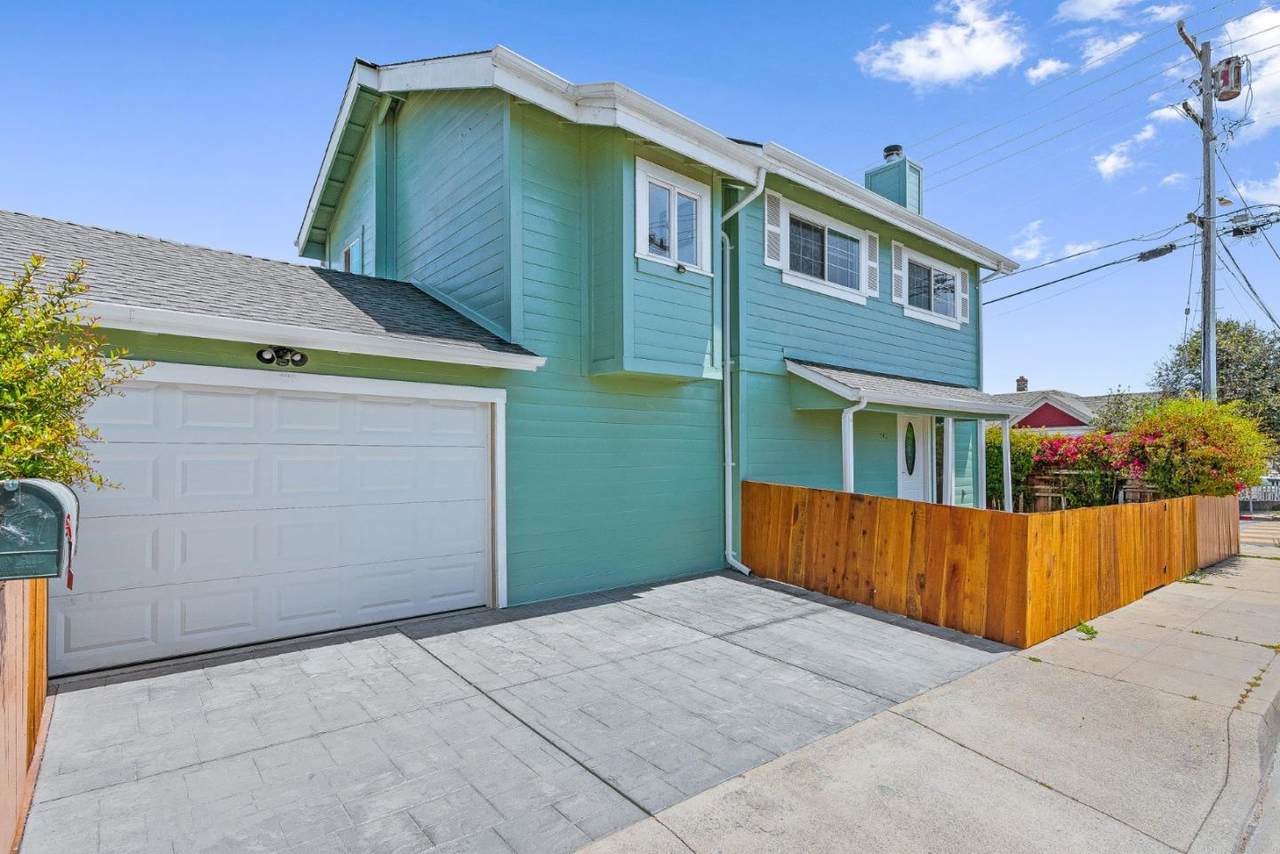 540 Spruce Ave - Photo 1