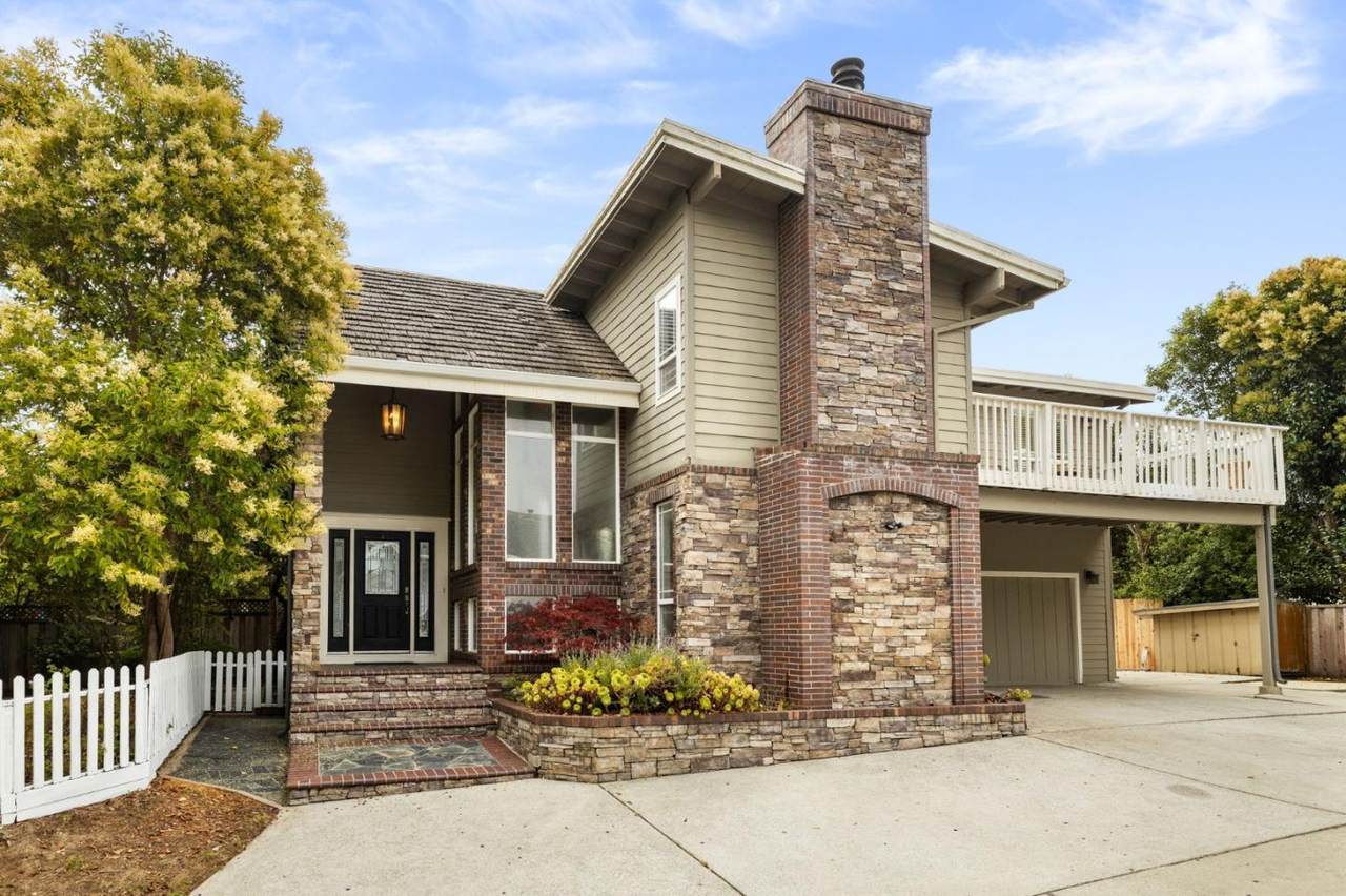 674 Clubhouse Dr - Photo 1