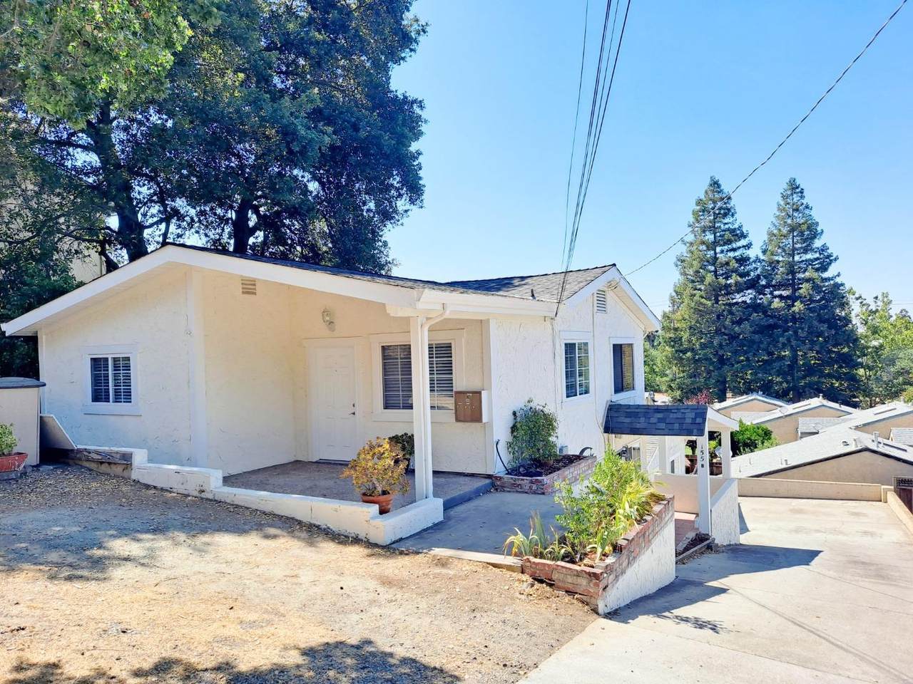 155 Nob Hill Ter - Photo 1