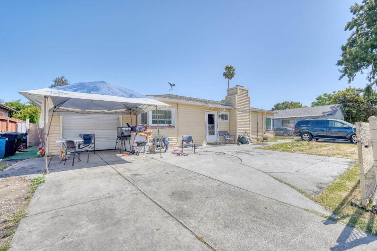 1125 Garden St - Photo 1