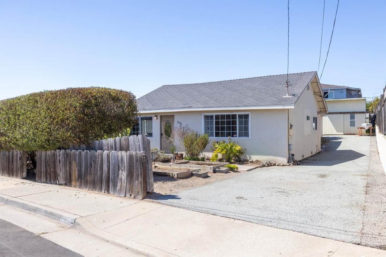 1325 Circle Ave - Photo 1