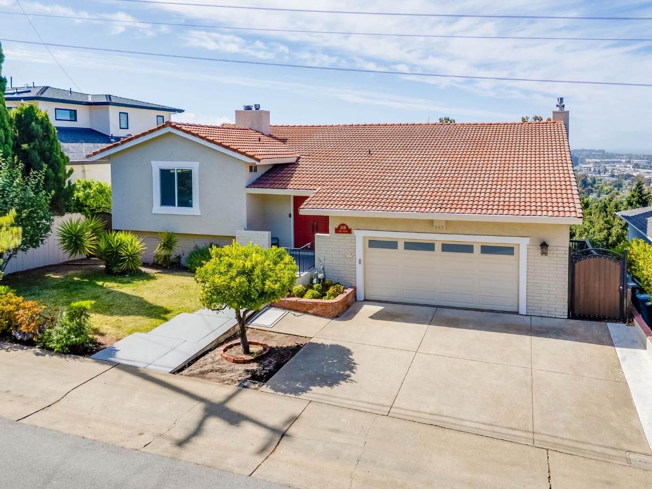 308 42nd Ave - Photo 1