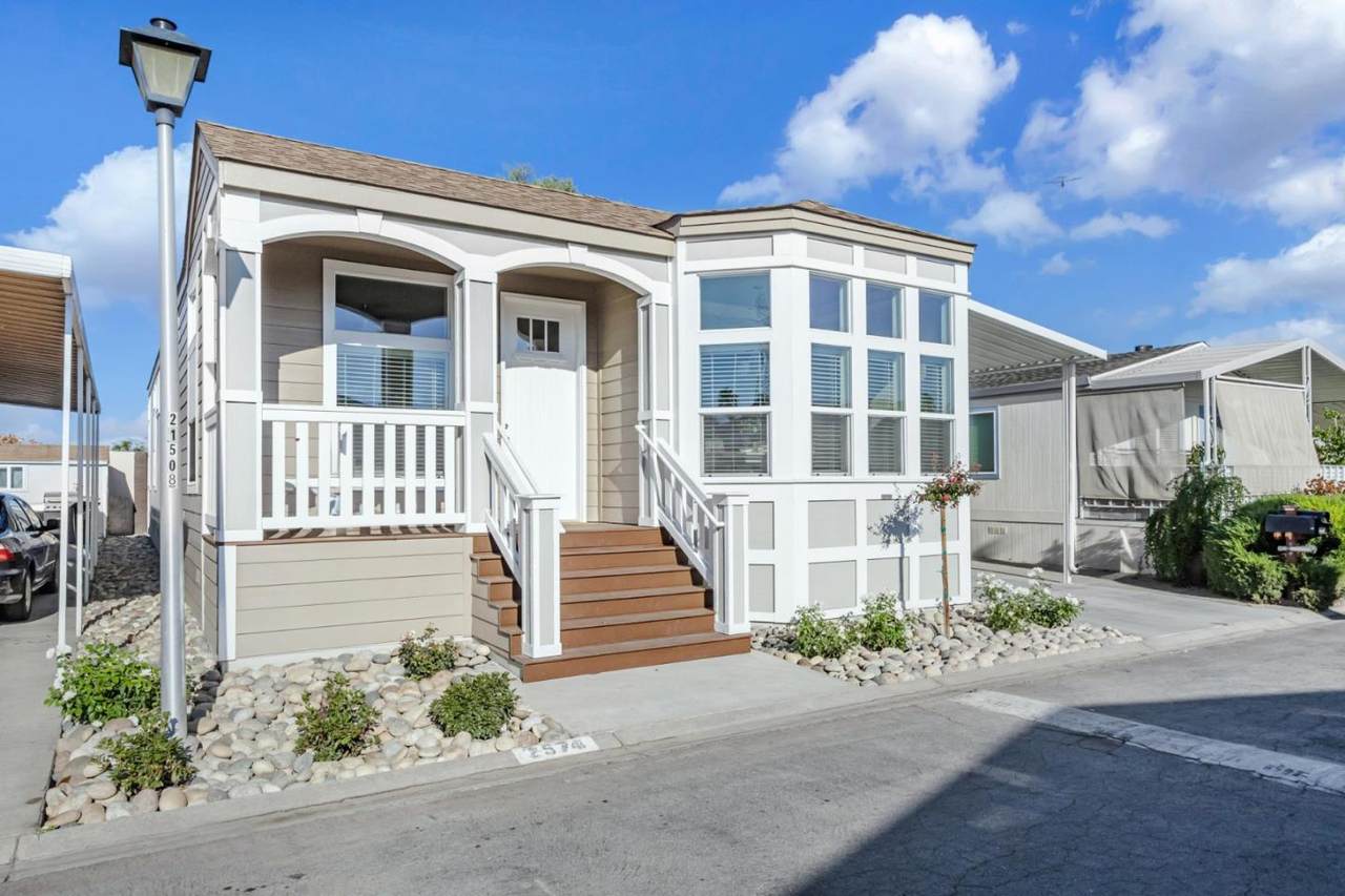 2574 Whispering Hills Cir 2574 - Photo 1