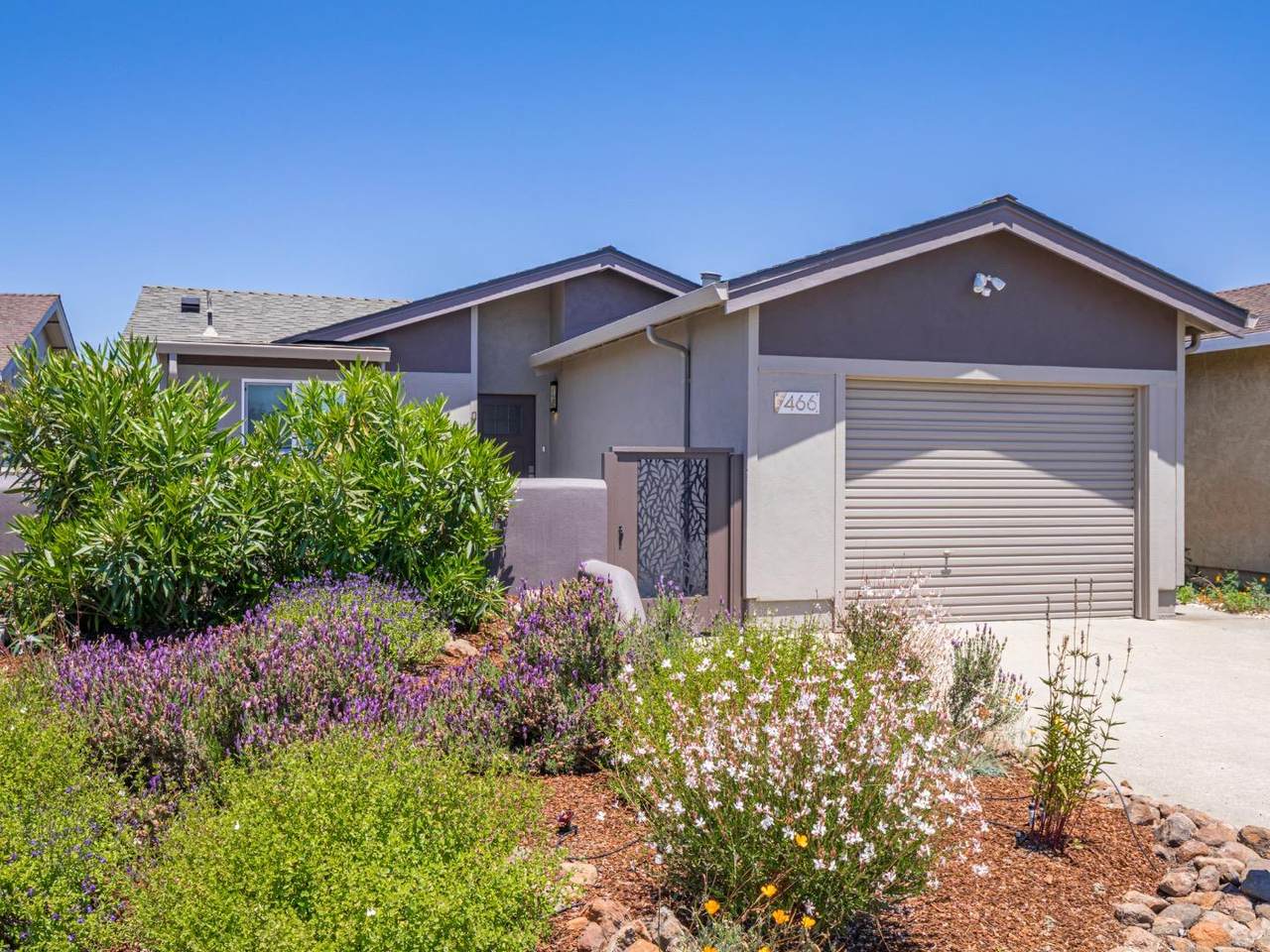 466 Cloudview Dr - Photo 1