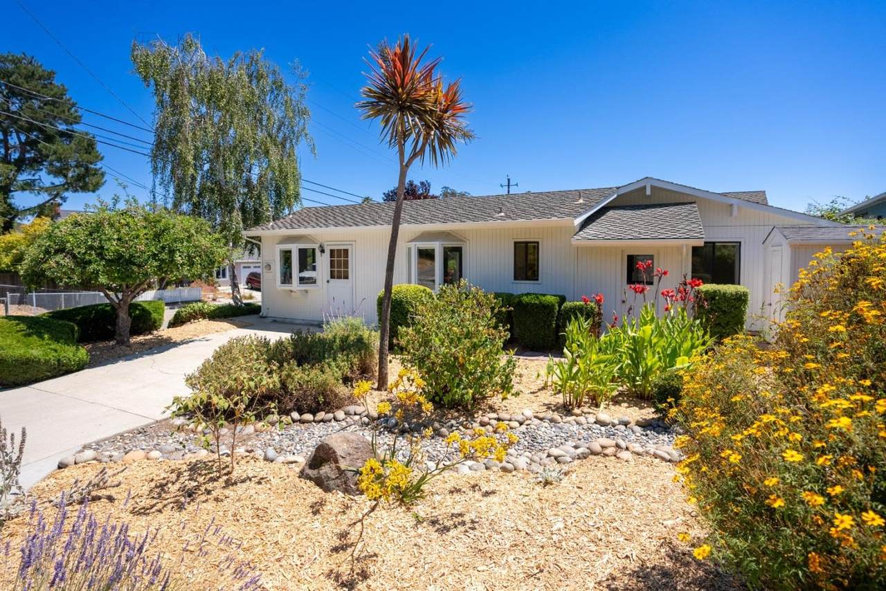631 Park Way - Photo 1