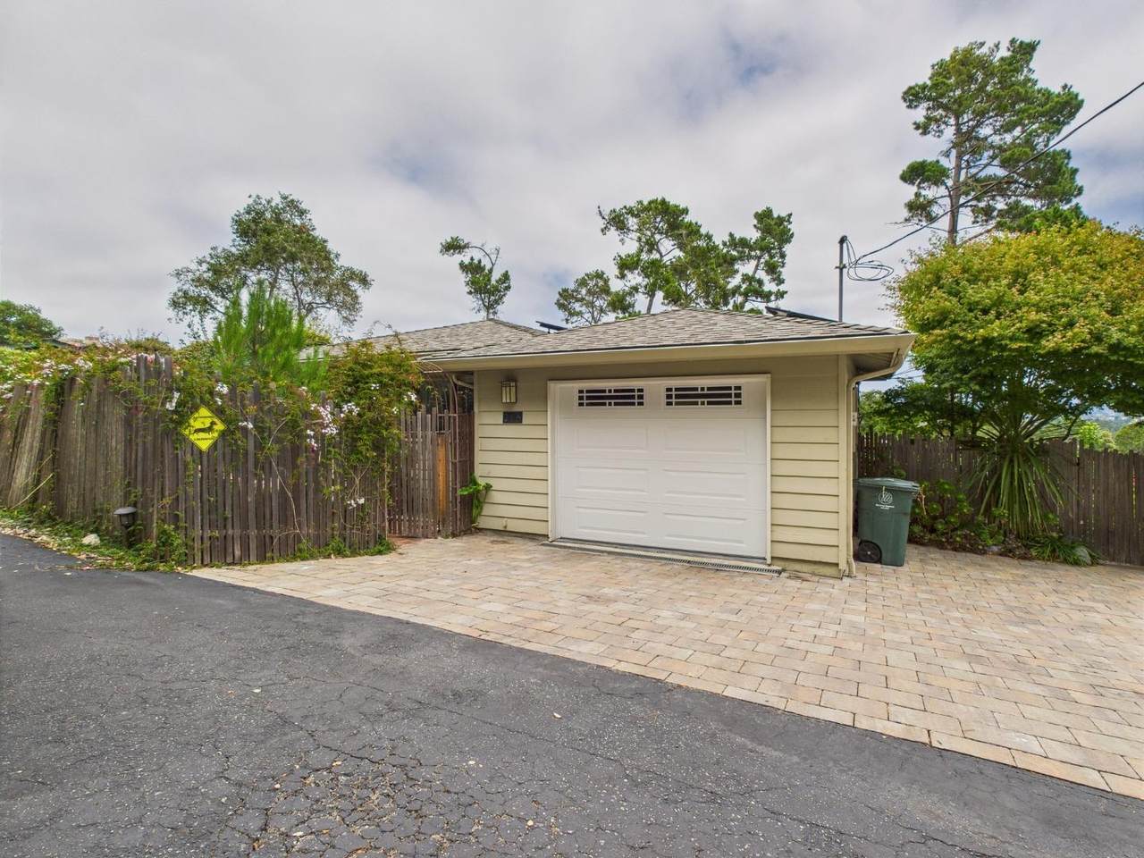 214 Soledad Pl - Photo 1