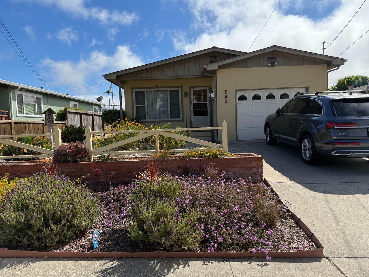 542 English Ave - Photo 1
