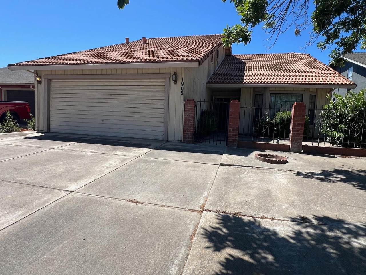 1908 Dampy Court - Photo 1