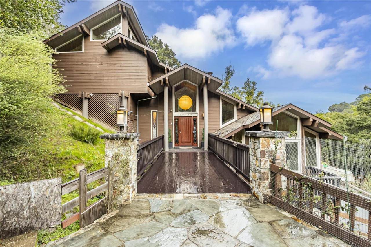 19233 Mountain Way - Photo 1