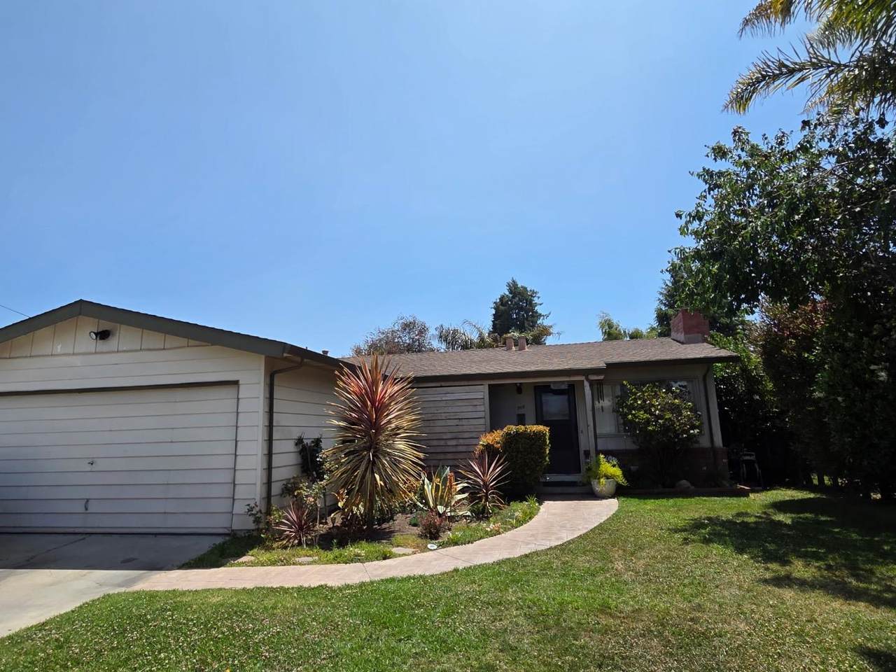 708 Hill Ave - Photo 1