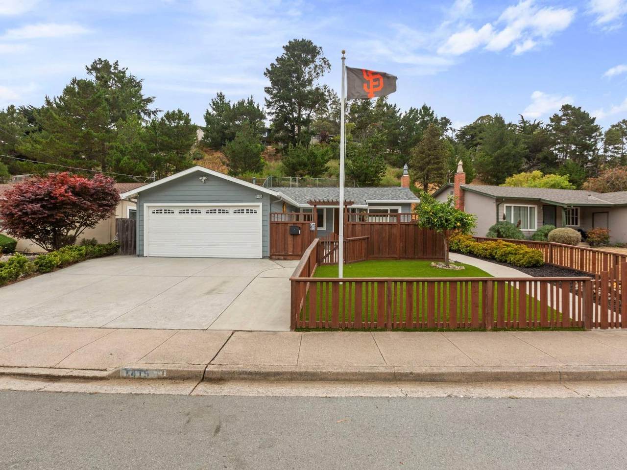 1415 Linda Mar Blvd - Photo 1