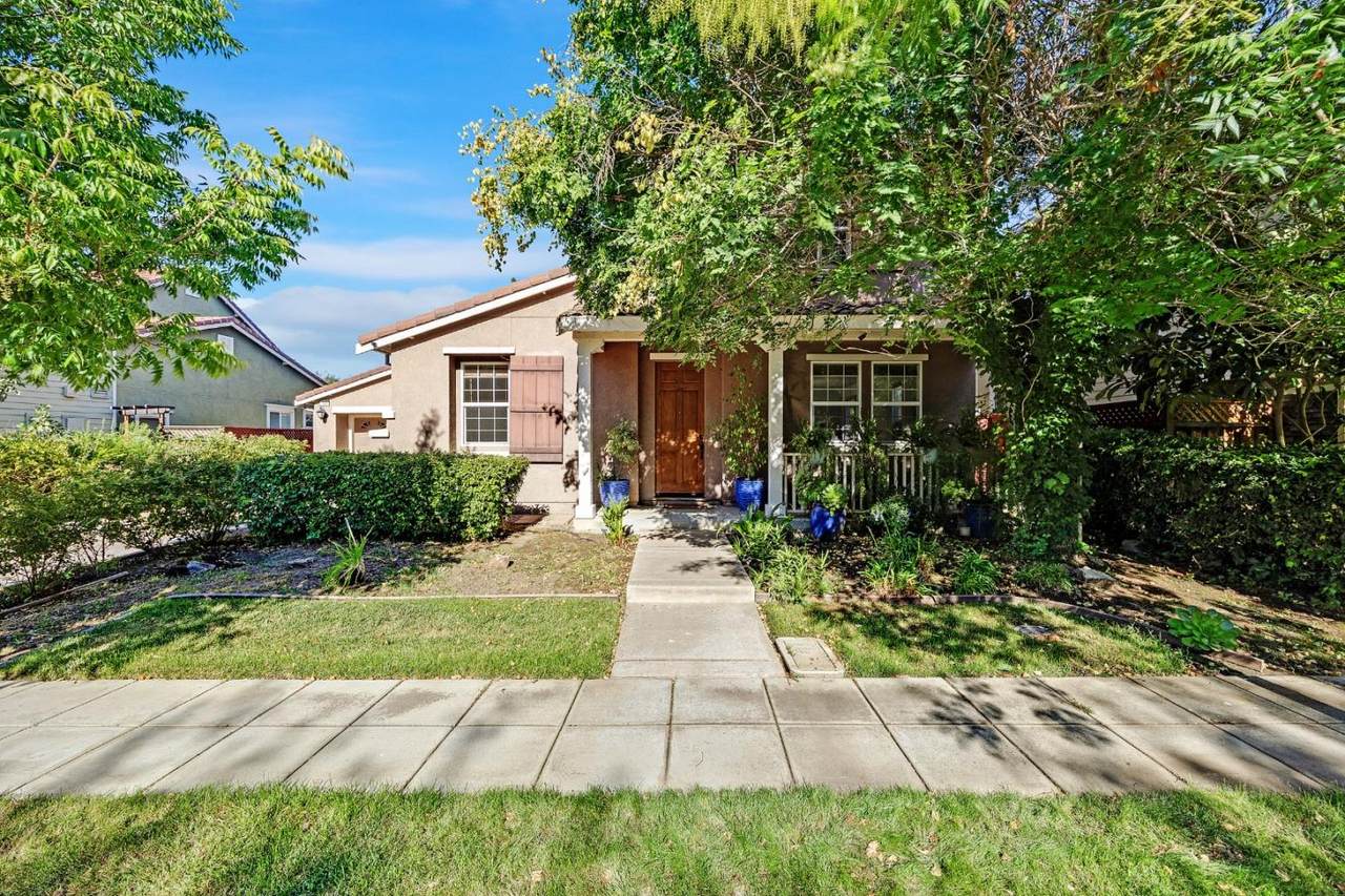 134 Menlo Park St - Photo 1
