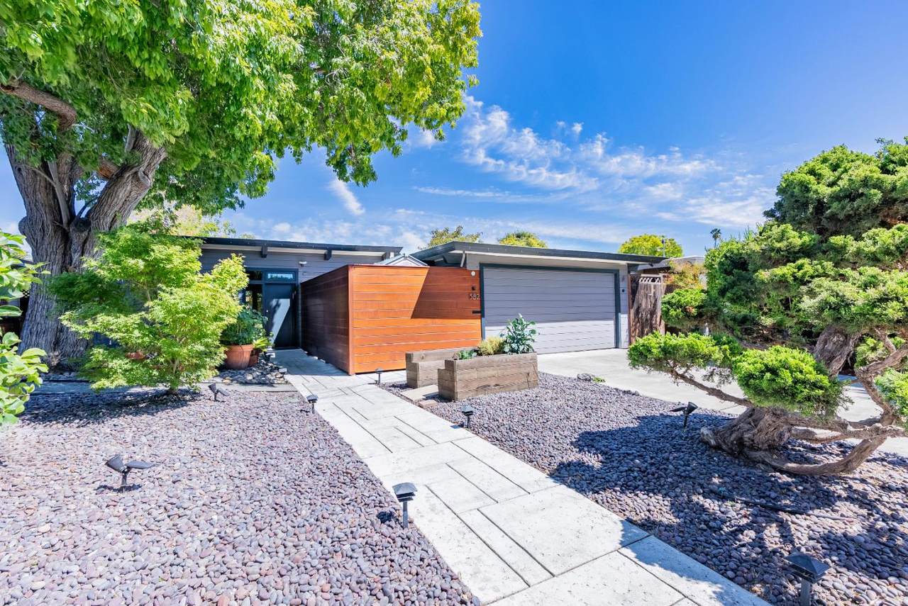 582 Morse Ave - Photo 1