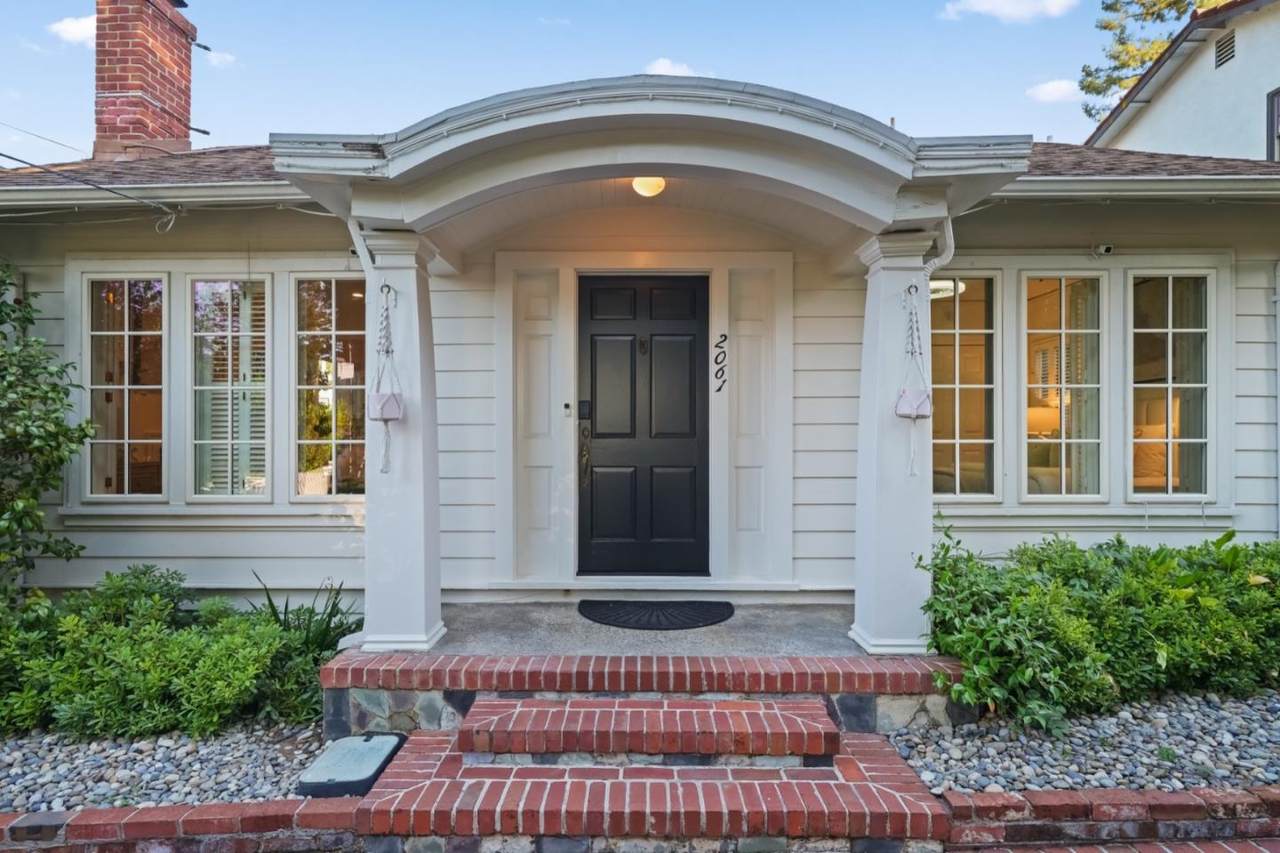 2061 Valparaiso Ave - Photo 1