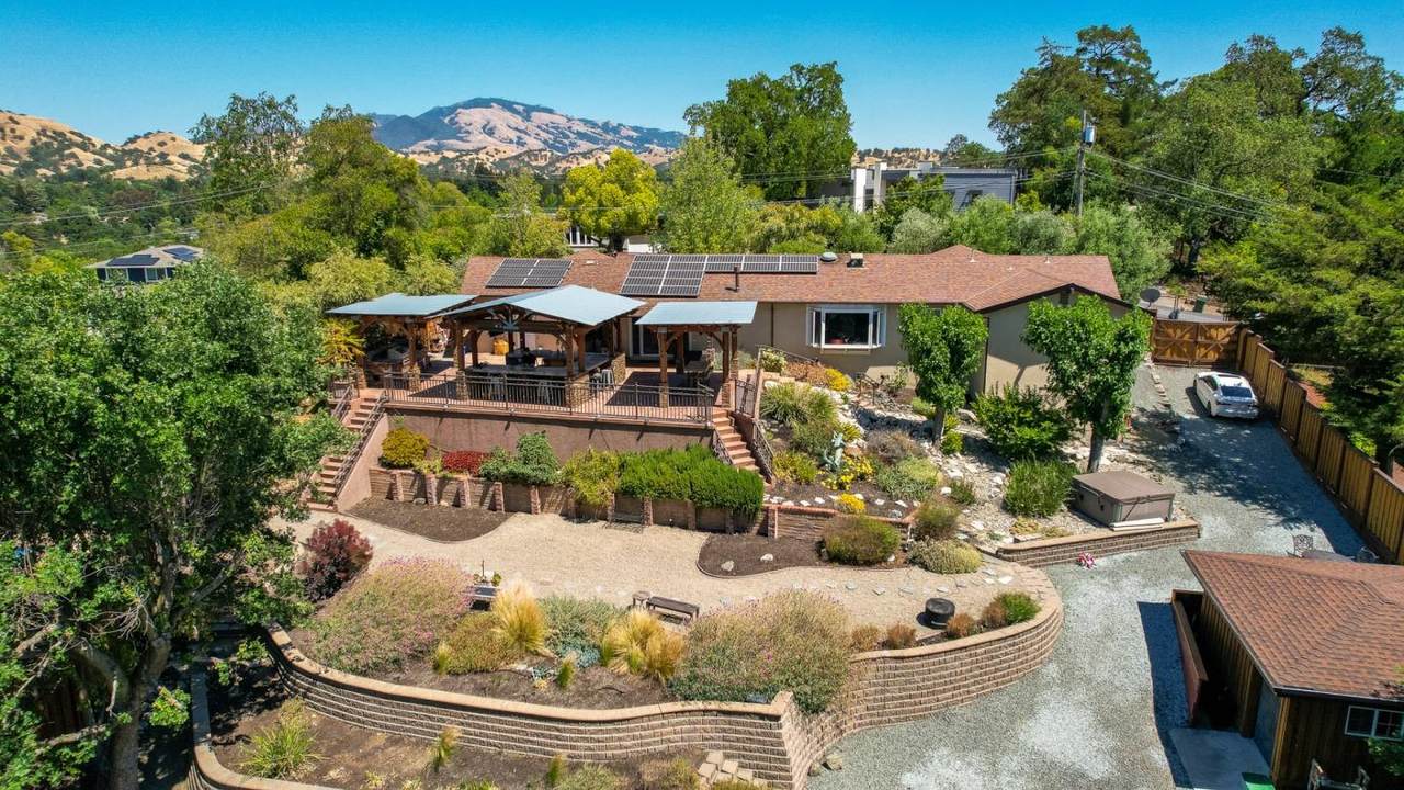 25 Adeline Dr - Photo 1