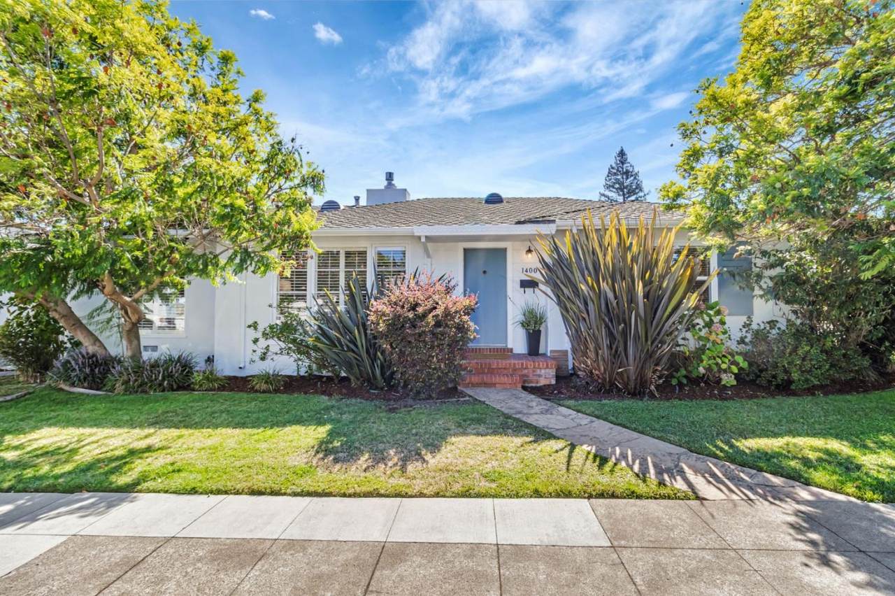 1400 Oakhurst Ave - Photo 1
