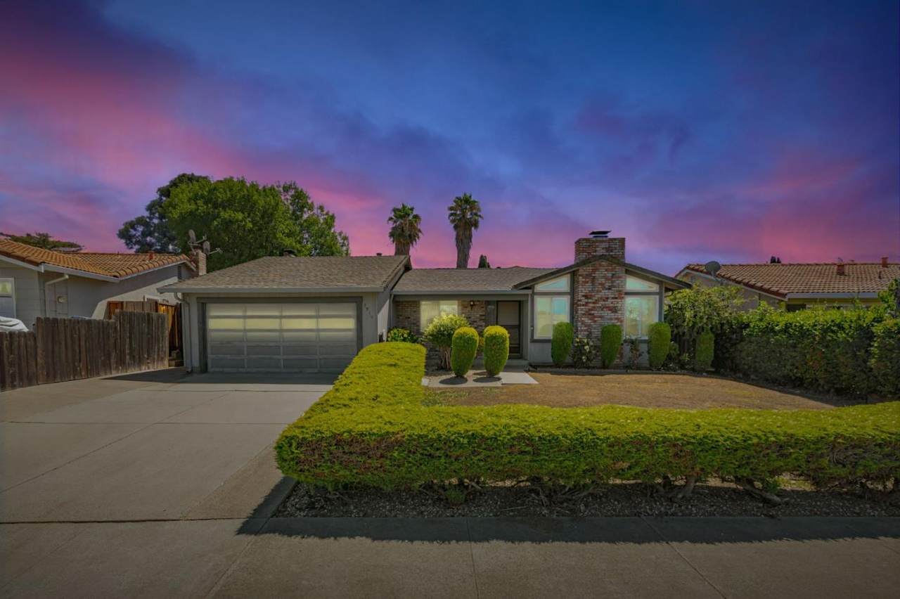 3910 Edenwood Dr - Photo 1