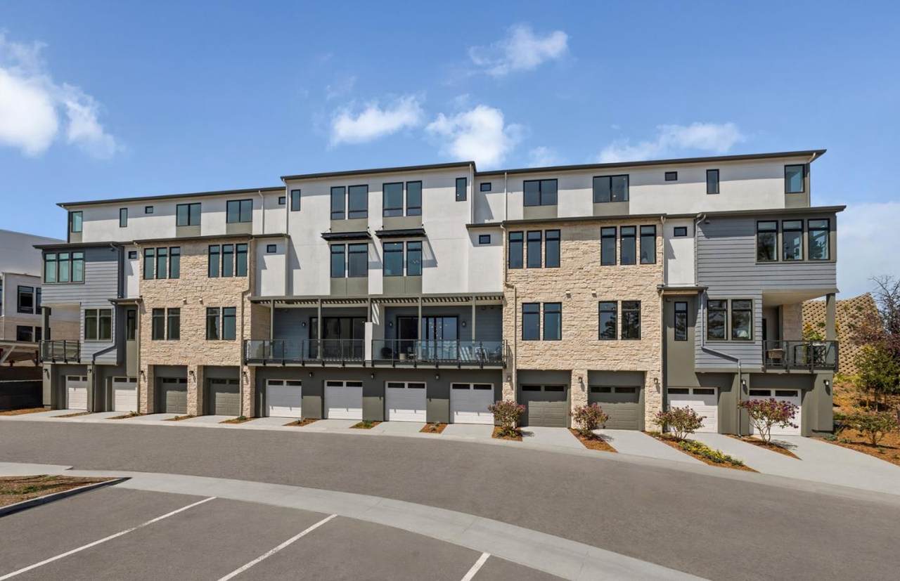 2419 Willow Dr - Photo 1