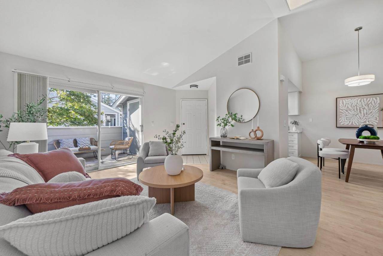 1578 Thorncrest Dr - Photo 1