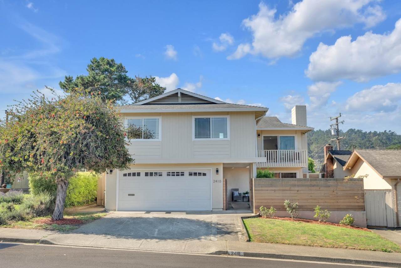 2410 Tipperary Ave - Photo 1